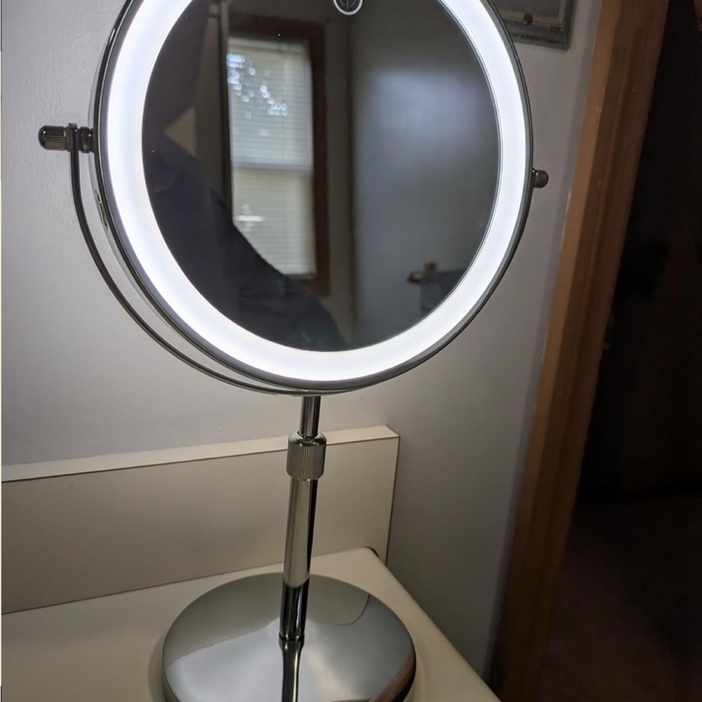 Silver LED Vanity Mirror - Picture 3 of 4